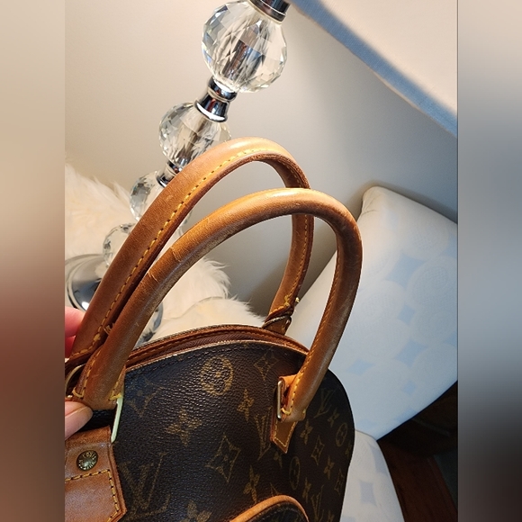 Louis Vuitton Monogram Canvas Ellipse MM Bag - Picture 5 of 10